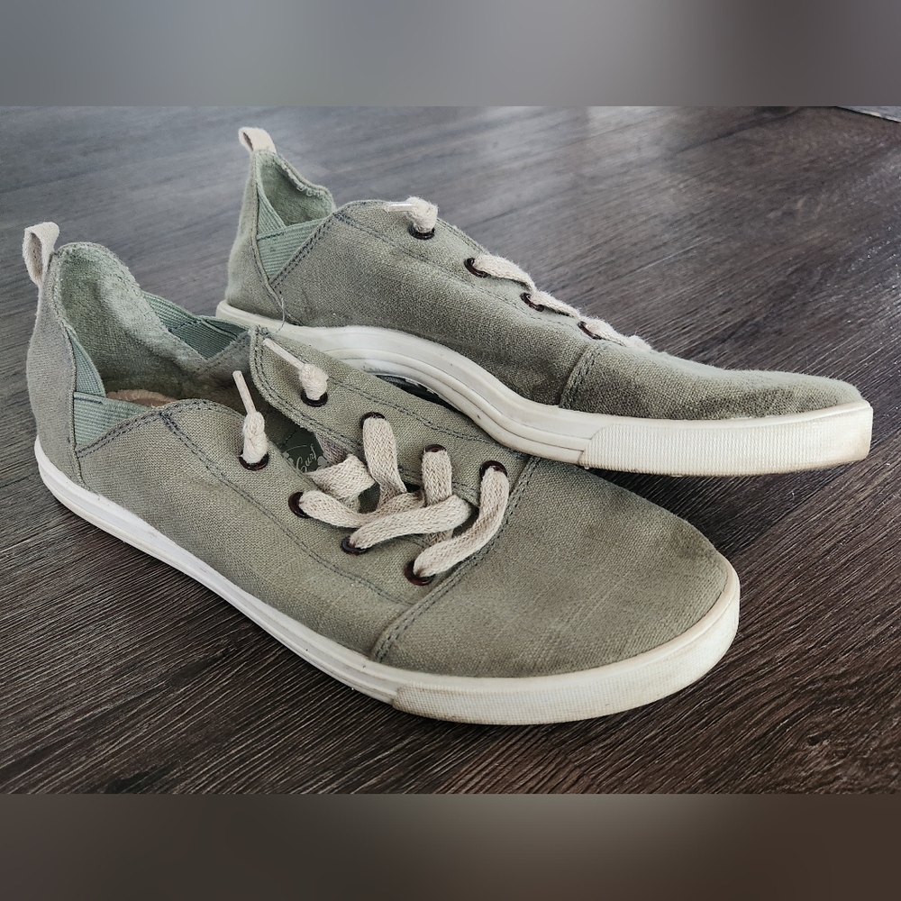ROXY size 10 womens shoes